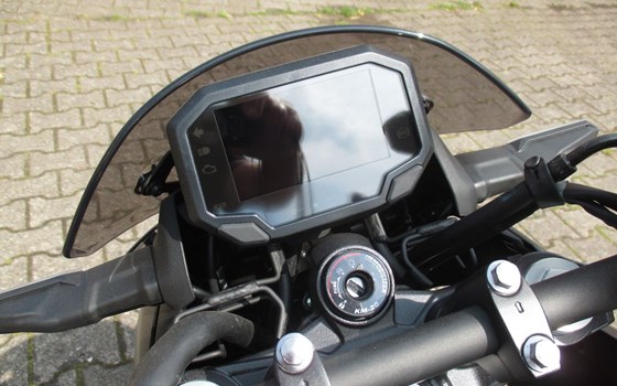 Gebrauchtmotorrad Kawasaki Z7 Hybrid - Bild 9