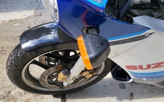 Gebrauchtmotorrad Suzuki GSX-R 750 - Bild 5 Gebrauchtmotorrad Suzuki GSX-R 750 - Bild 5
