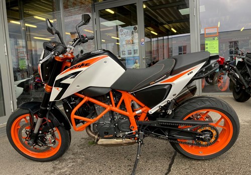 KTM 690 Duke R