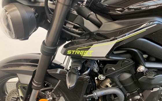 Neufahrzeug Triumph Street Triple 765 RS - Bild 15 Neufahrzeug Triumph Street Triple 765 RS - Bild 15