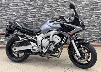 GEBRAUCHTFAHRZEUG Yamaha FZ6 Fazer