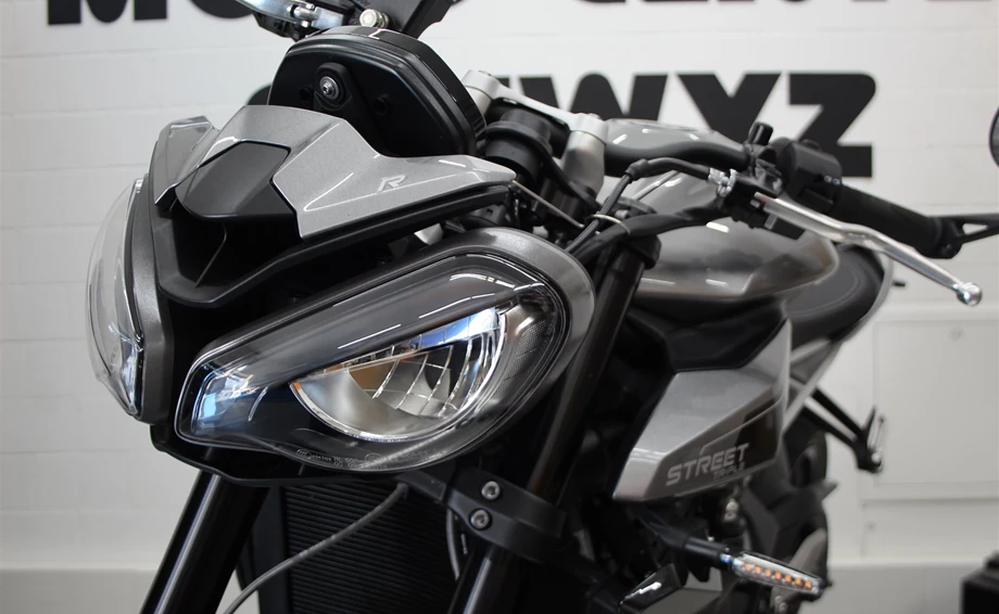 Angebot Triumph Street Triple 765 R Bild 6: Angebot Triumph Street Triple 765 R