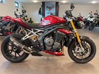 Gebrauchtmotorrad Triumph Speed Triple 1200 RS Vorführer + viel Zubehör