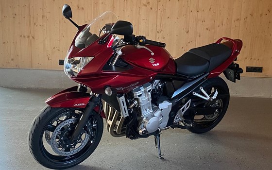 Gebrauchtmotorrad Suzuki Bandit 650S - Bild 1 Gebrauchtmotorrad Suzuki Bandit 650S - Bild 1