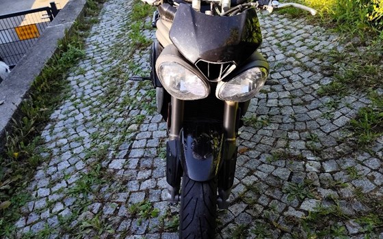 Gebrauchtmotorrad Triumph Speed Triple 1050 - Bild 4 Gebrauchtmotorrad Triumph Speed Triple 1050 - Bild 4
