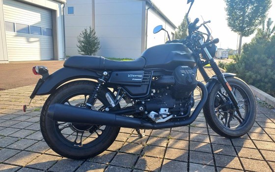 Gebrauchtmotorrad Moto Guzzi V7 III Stone - Bild 2