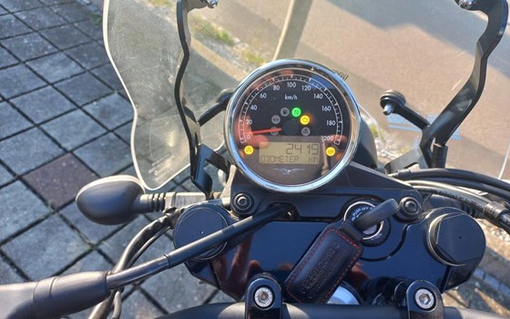 Gebrauchtmotorrad Moto Guzzi V7 III Stone - Bild 5