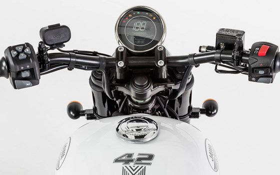 Neufahrzeug Jawa 42 Bobber - Bild 16 Neufahrzeug Jawa 42 Bobber - Bild 16