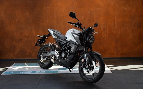 Neufahrzeug Honda CB125R - Bild 1