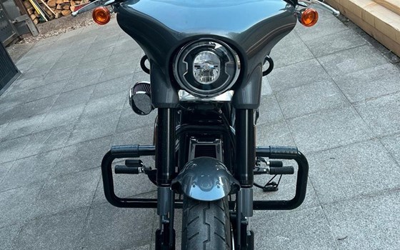 Gebrauchtmotorrad Harley-Davidson Softail Sport Glide FLSB - Bild 2