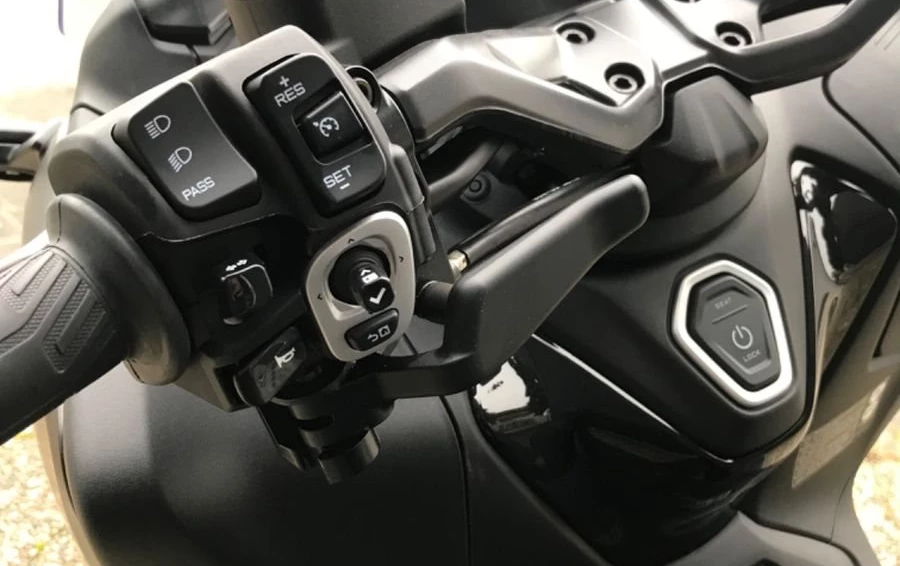 Angebot Yamaha TMAX Tech MAX Bild 7: Angebot Yamaha TMAX Tech MAX