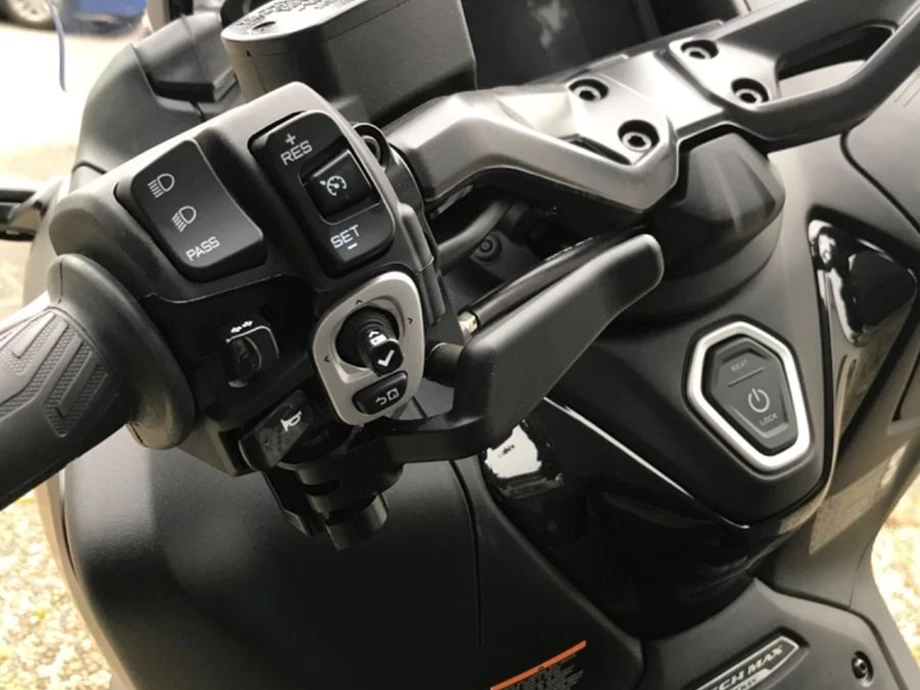 Angebot Yamaha TMAX Tech MAX Bild 7: Angebot Yamaha TMAX Tech MAX