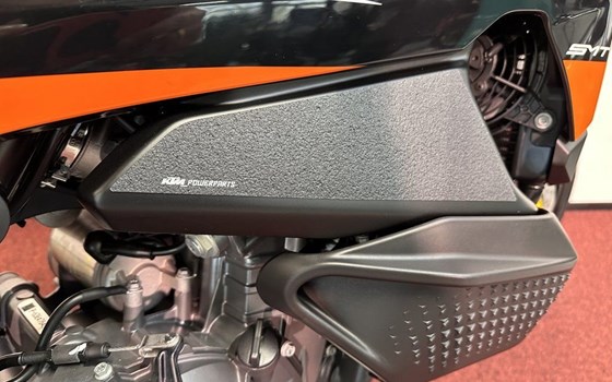 Neufahrzeug KTM 890 SMT - Bild 12