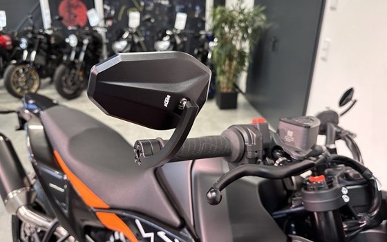 Neufahrzeug KTM 890 SMT - Bild 14
