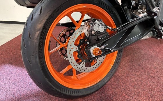 Neufahrzeug KTM 890 SMT - Bild 10