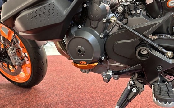 Neufahrzeug KTM 890 SMT - Bild 13