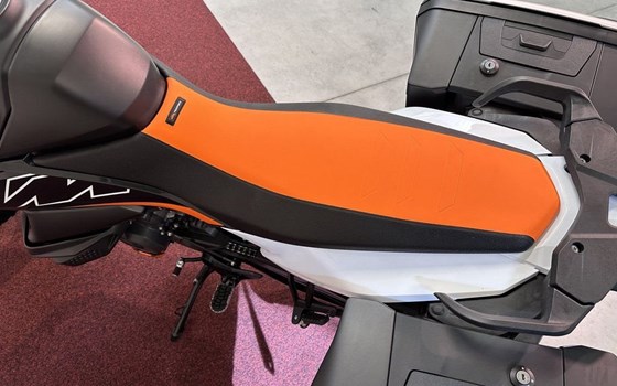 Neufahrzeug KTM 890 SMT - Bild 14