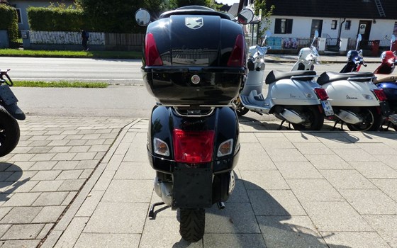 Gebrauchtmotorrad Vespa GTS 300 - Bild 10