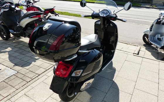 Gebrauchtmotorrad Vespa GTS 300 - Bild 11