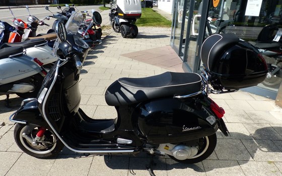 Gebrauchtmotorrad Vespa GTS 300 - Bild 5
