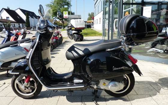 Gebrauchtmotorrad Vespa GTS 300 - Bild 6