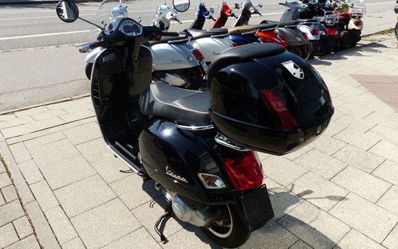 Gebrauchtmotorrad Vespa GTS 300 - Bild 7