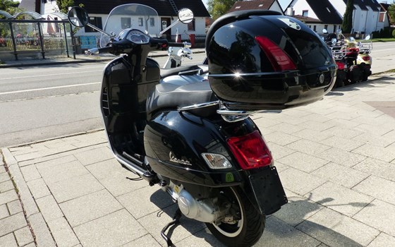 Gebrauchtmotorrad Vespa GTS 300 - Bild 8