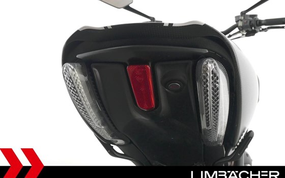 Gebrauchtmotorrad Ducati Diavel Carbon - Bild 16