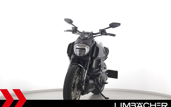 Gebrauchtmotorrad Ducati Diavel Carbon - Bild 3