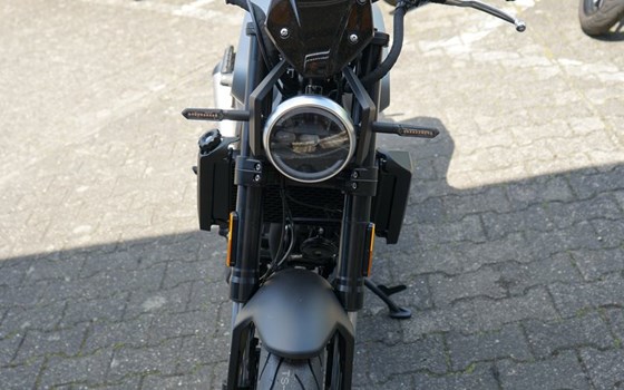 Gebrauchtmotorrad Motobi DL 125 Cafe Racer - Bild 7