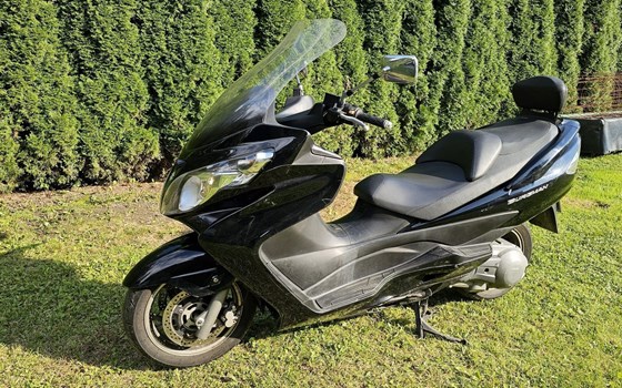Gebrauchtmotorrad Suzuki Burgman 400 - Bild 1 Gebrauchtmotorrad Suzuki Burgman 400 - Bild 1