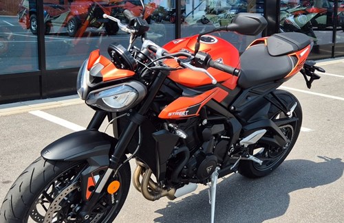 Neumotorrad Triumph Street Triple R