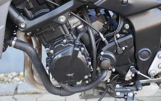 Gebrauchtmotorrad Suzuki GSR 750 - Bild 11