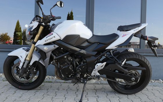Gebrauchtmotorrad Suzuki GSR 750 - Bild 2