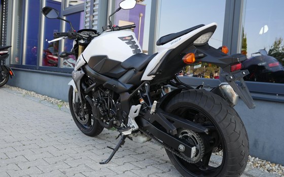 Gebrauchtmotorrad Suzuki GSR 750 - Bild 6