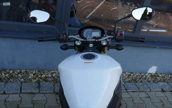Gebrauchtmotorrad Suzuki GSR 750 - Bild 9