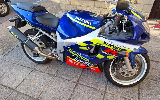 Gebrauchtmotorrad Suzuki GSX-R 600 - Bild 1 Gebrauchtmotorrad Suzuki GSX-R 600 - Bild 1