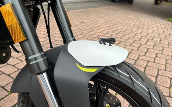 Neufahrzeug Benelli Leoncino 125 - Bild 5