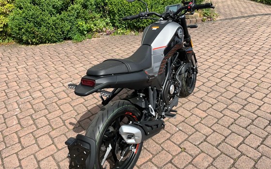 Neufahrzeug Benelli Leoncino 125 - Bild 7