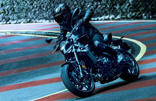 Neumotorrad Yamaha MT-09 Y-AMT