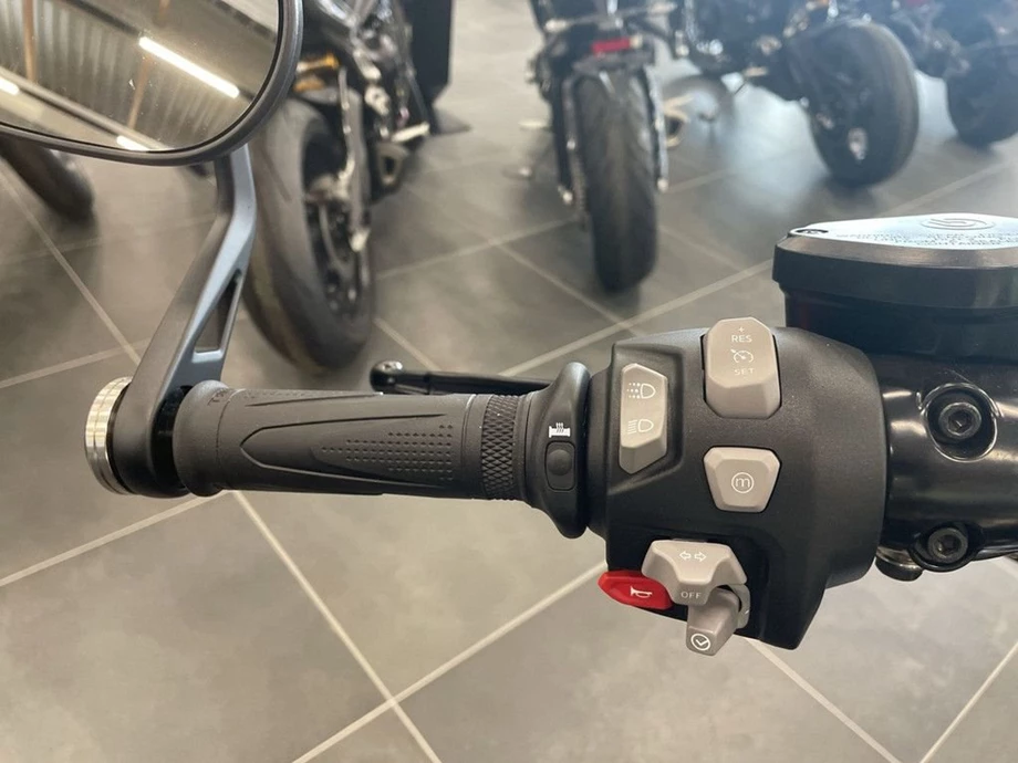 Angebot Triumph Rocket 3 Storm GT Bild 7: Angebot Triumph Rocket 3 Storm GT