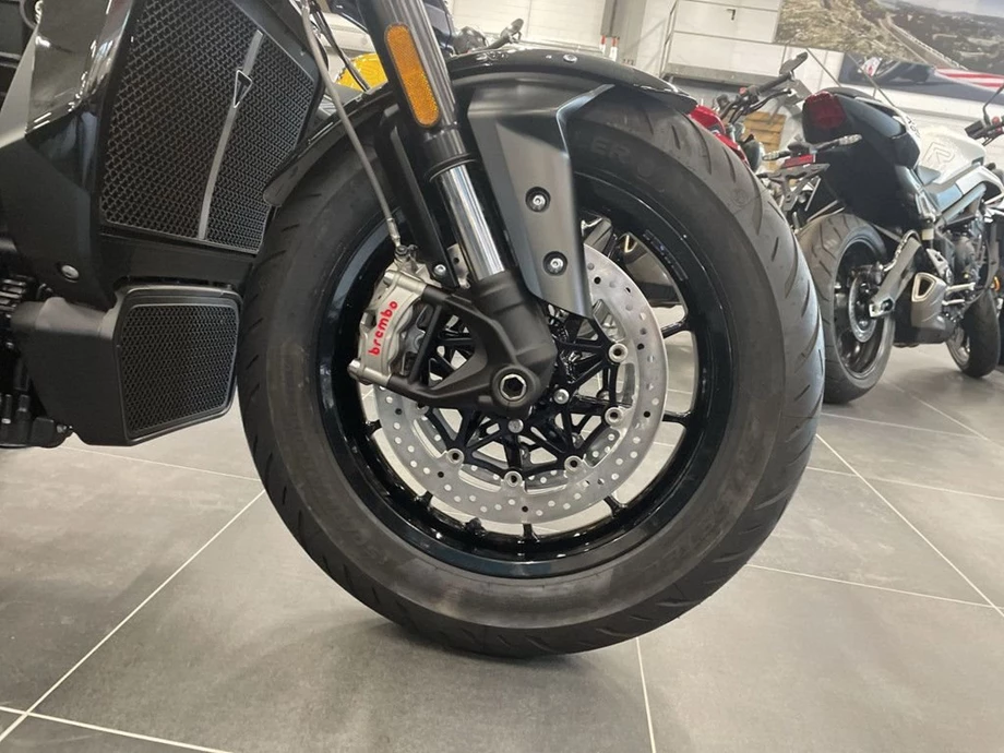 Angebot Triumph Rocket 3 Storm GT Bild 8: Angebot Triumph Rocket 3 Storm GT