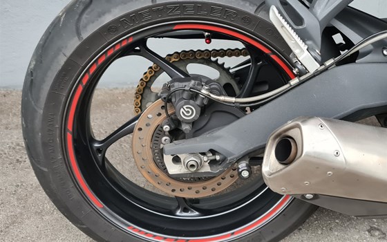 Gebrauchtmotorrad Triumph Street Triple - Bild 12 Gebrauchtmotorrad Triumph Street Triple - Bild 12