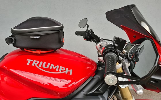 Gebrauchtmotorrad Triumph Street Triple - Bild 7 Gebrauchtmotorrad Triumph Street Triple - Bild 7