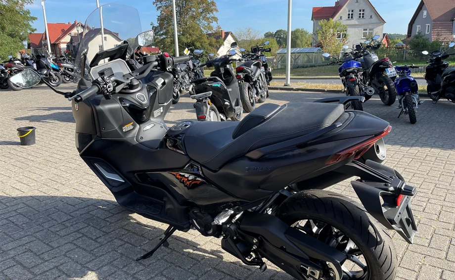 Angebot Yamaha TMAX Tech MAX Bild 3: Angebot Yamaha TMAX Tech MAX