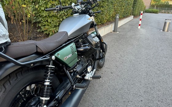 Gebrauchtmotorrad Moto Guzzi V9 Bobber Centenario - Bild 4