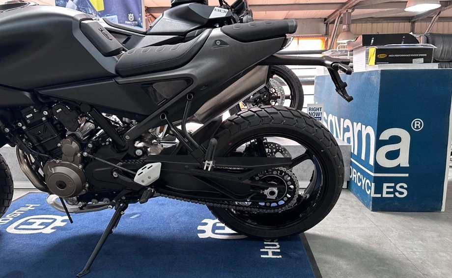 Angebot Husqvarna Svartpilen 801 Bild 8: Angebot Husqvarna Svartpilen 801