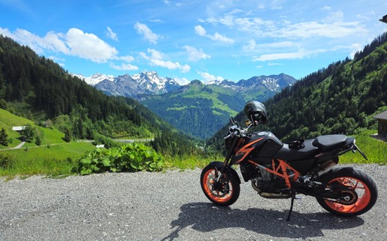 Gebrauchtmotorrad KTM 690 Duke R - Bild 2 Gebrauchtmotorrad KTM 690 Duke R - Bild 2