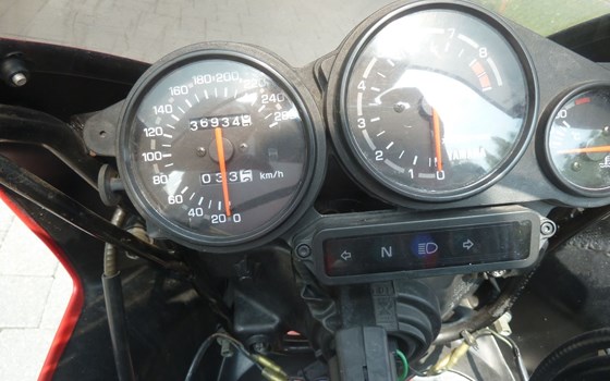 Gebrauchtmotorrad Yamaha TRX 850 - Bild 6