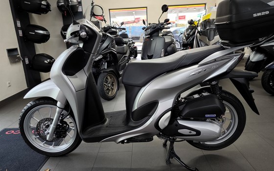 Gebrauchtmotorrad Kymco Agility 300i ABS - Bild 2